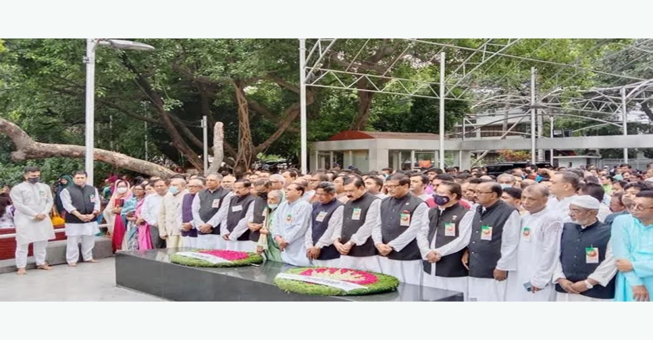 ছয় দফা দিবসে বঙ্গবন্ধুর প্রতিকৃতিতে আওয়ামী লীগসহ বিভিন্ন সংগঠনের শ্রদ্ধা
