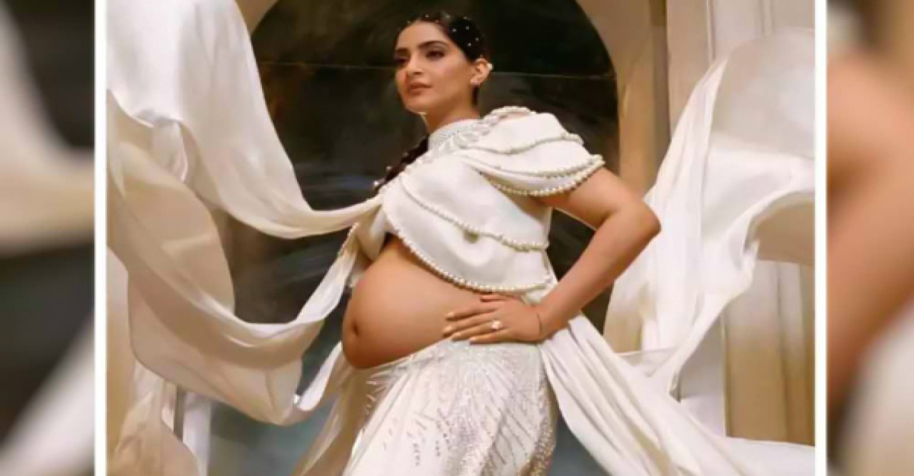পরির সাজ, স্ফীত উদরে হাত রেখে সন্তানের অপেক্ষায় ৩৭ বছরের সোনাম